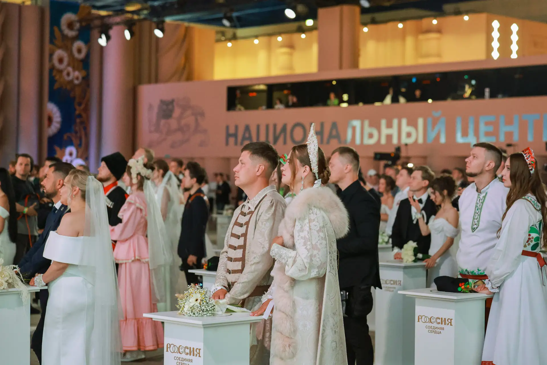 💍 Две рязанские пары сыграли свадьбу на Всероссийском фестивале