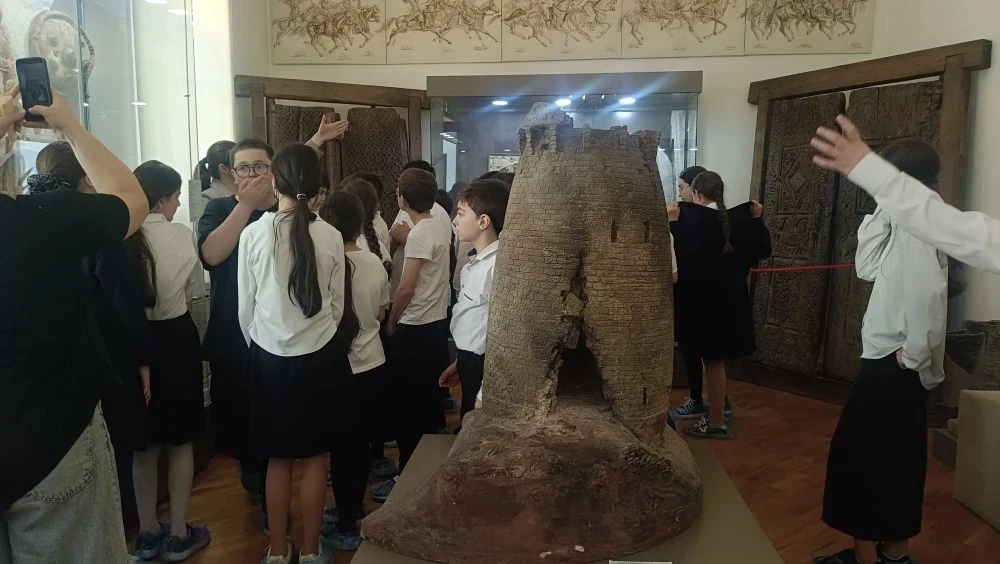 Сегодня учащиеся 5/3 класса  с кл.рук.Атавовой П.Ш.  посетили городской историко- краеведческий музе