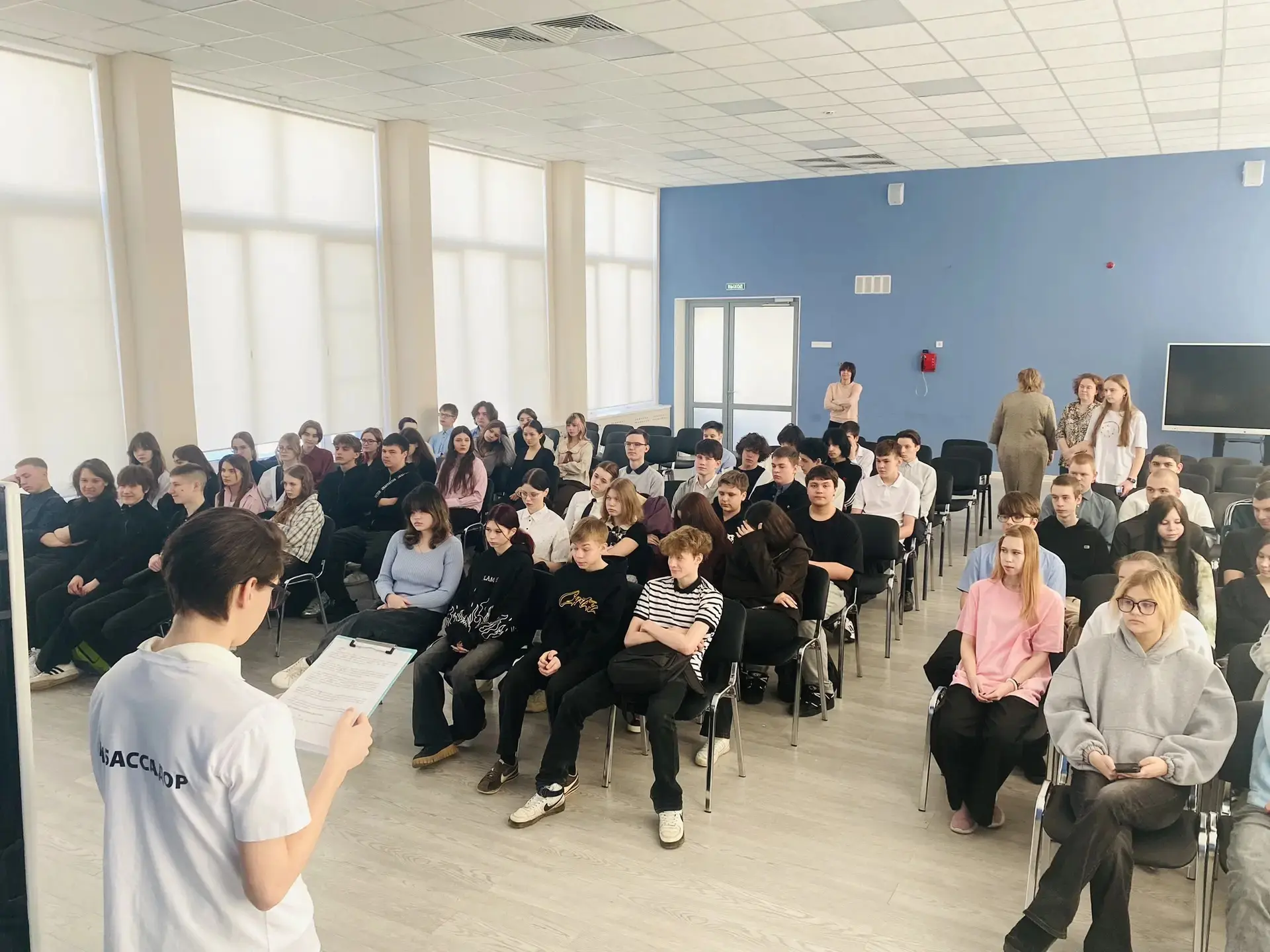 💯Амбассадоры ФП "Профессионалитет" познакомили школьников с профессиями.   📌 Сегодня, 23 марта, студ