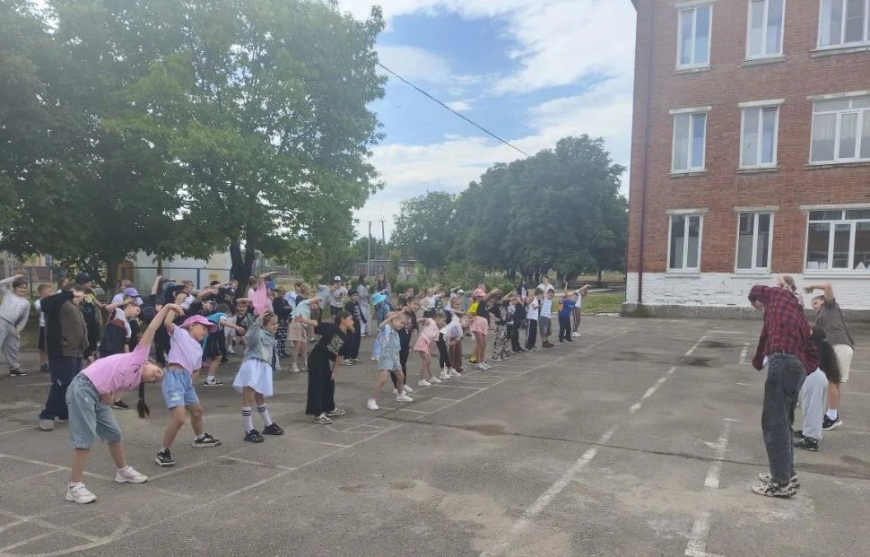 ☀У ребят из нашего школьного лагеря нет ни минуты для скуки! Сегодняшний понедельник бы...