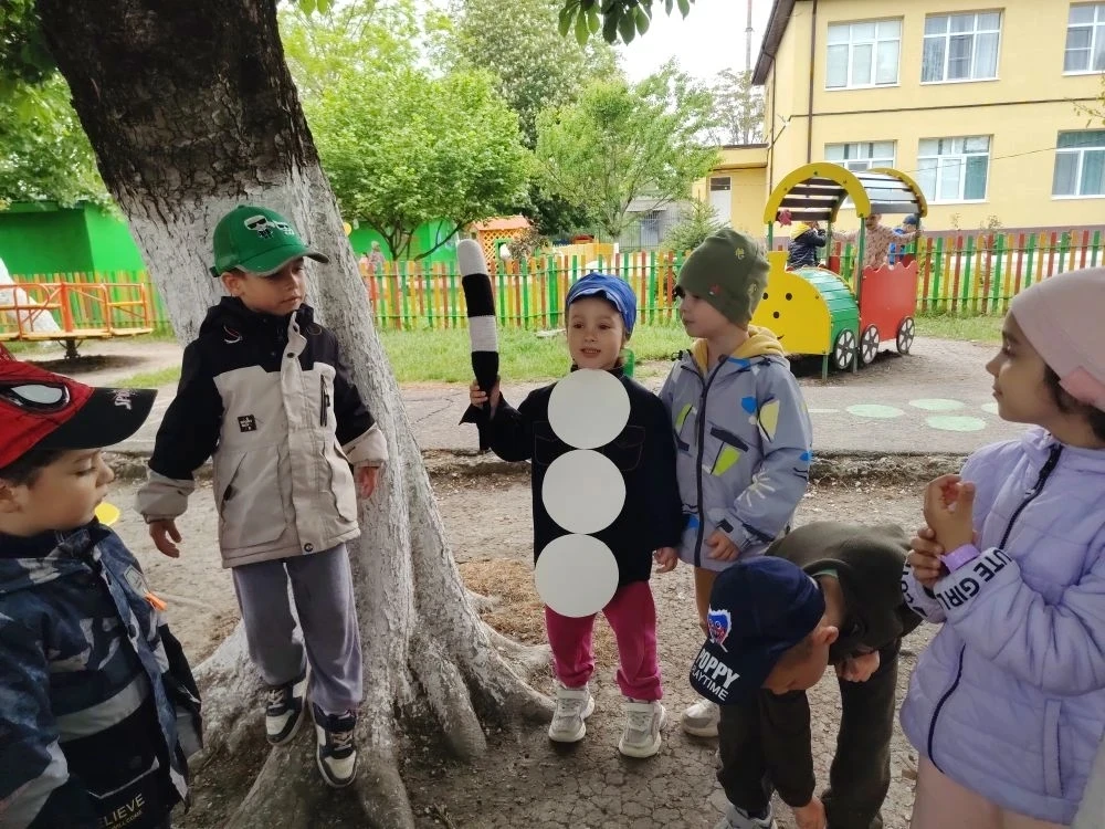 🔔 Как «Колокольчики» мирили светофор и дорожные знаки