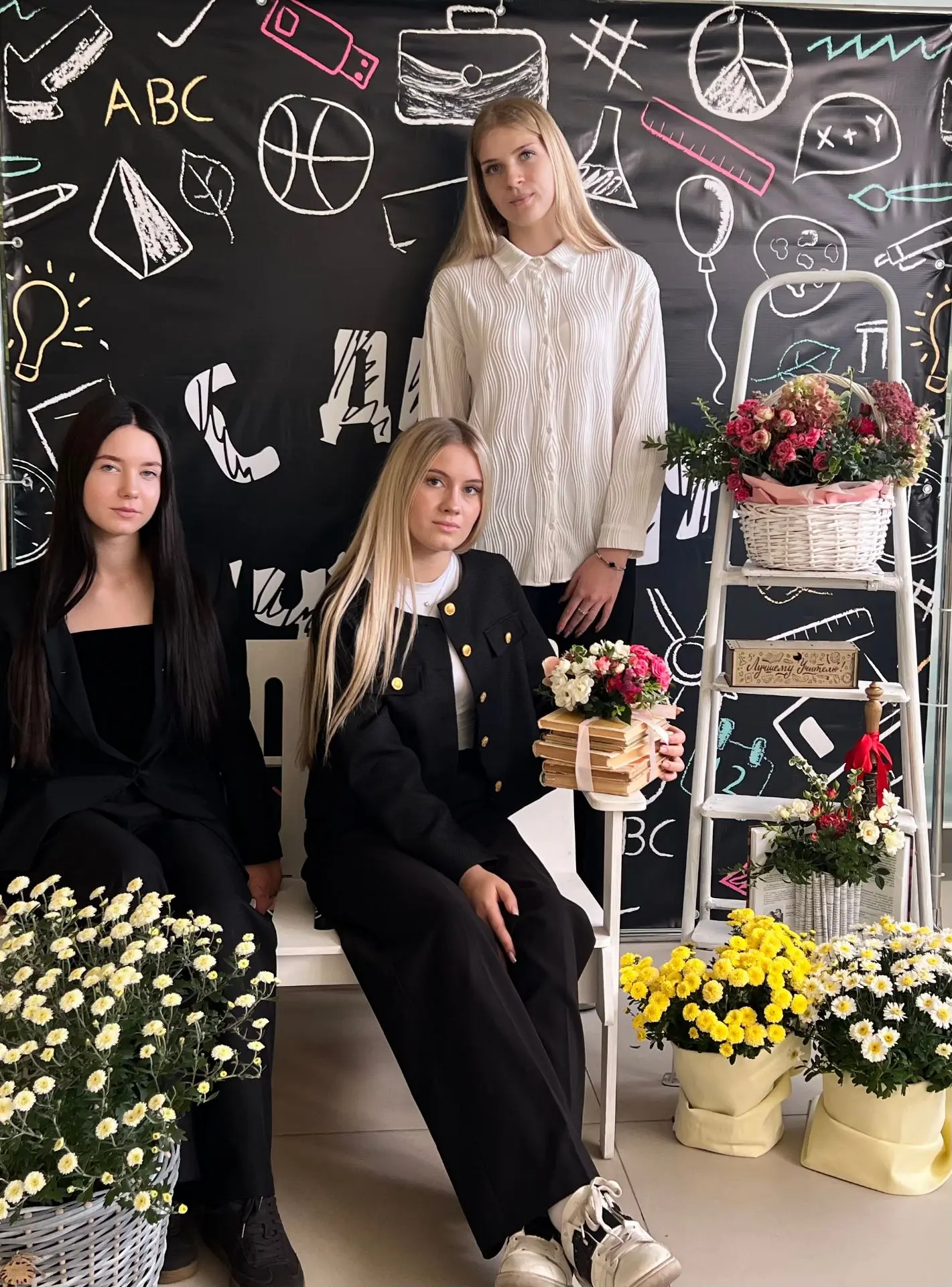 🌸 Поддержим наших девочек на медиаконкурсе!
