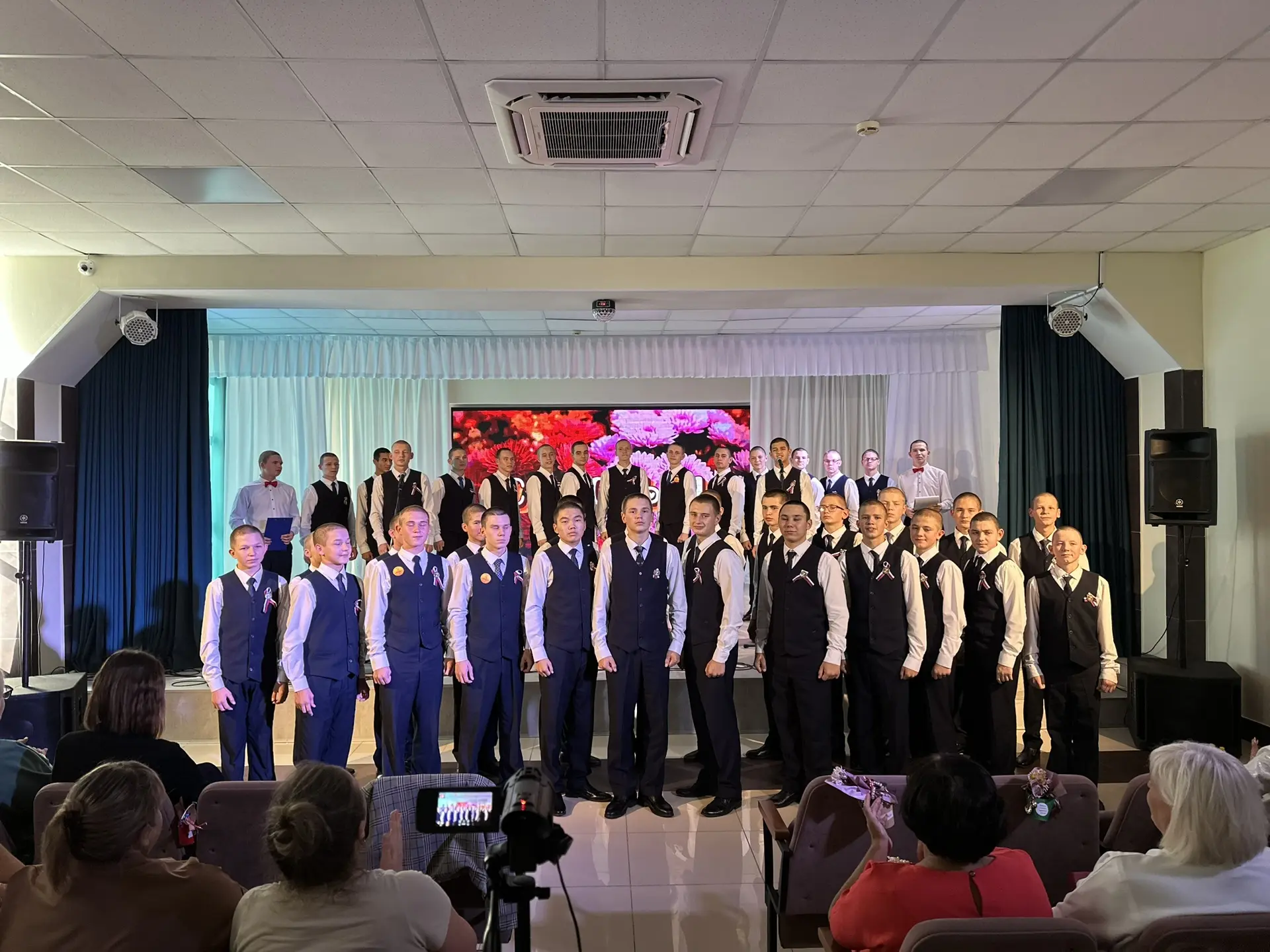 Праздничный концерт ко Дню учителя: праздник добра и признательности 🎉