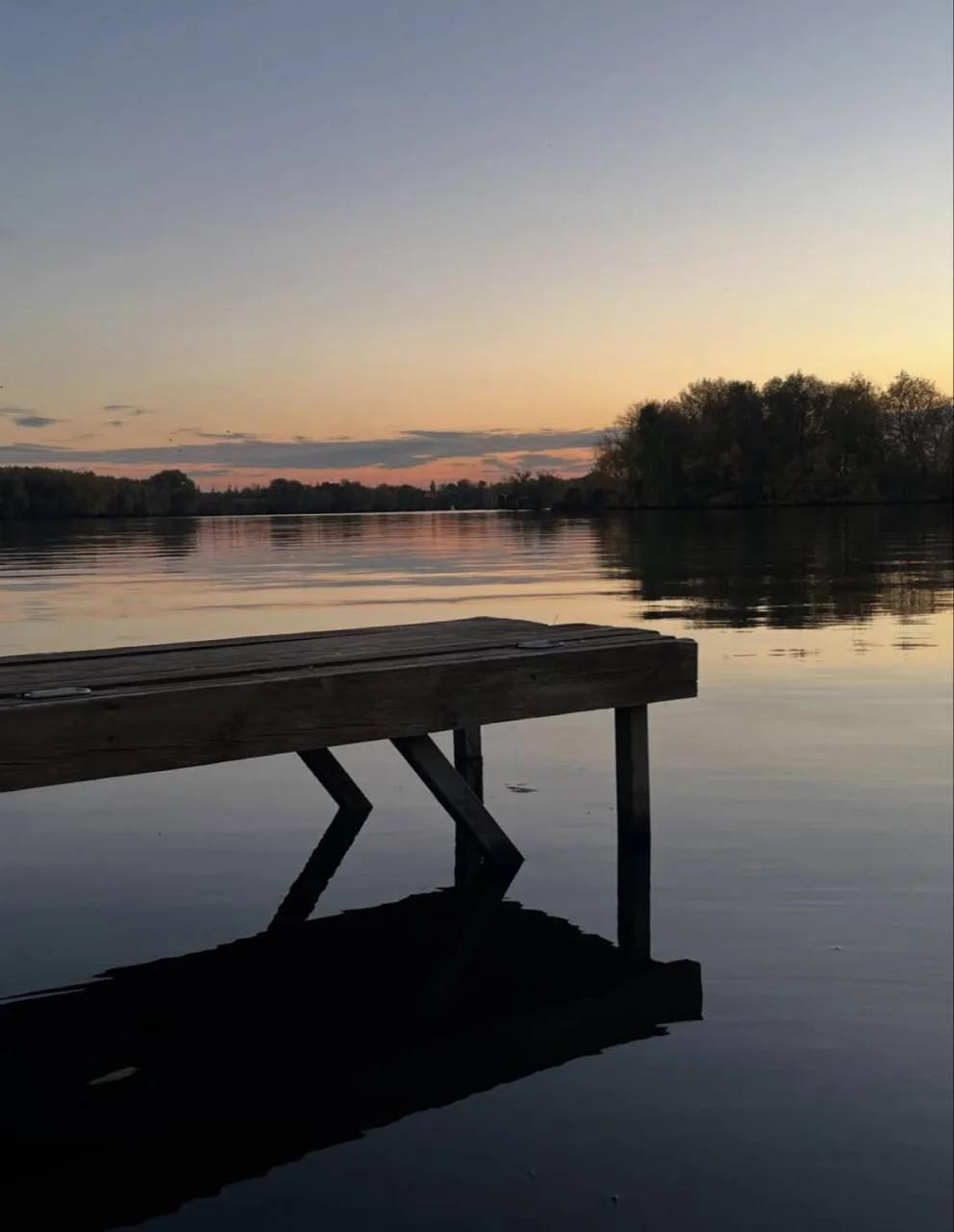 Осенний чиил у воды 🌅