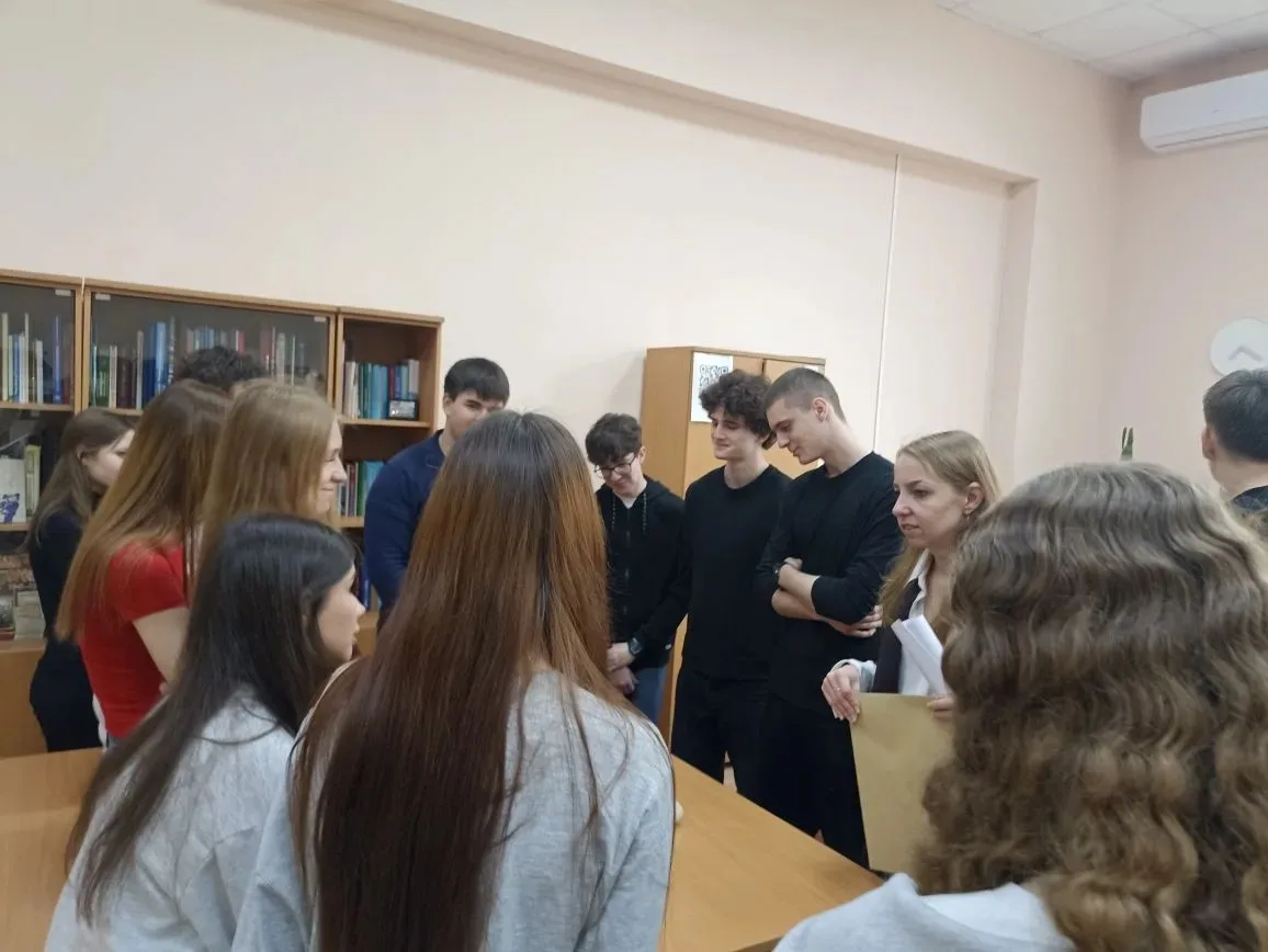 Сегодня учащиеся 10 «А» класс посетил Управление архива муниципального образования город Новороссийс