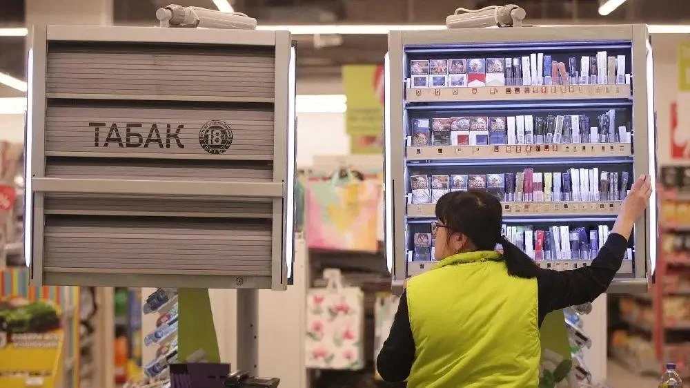 Табачные магазины будут лишать лицензий за продажу сигарет несовершеннолетним