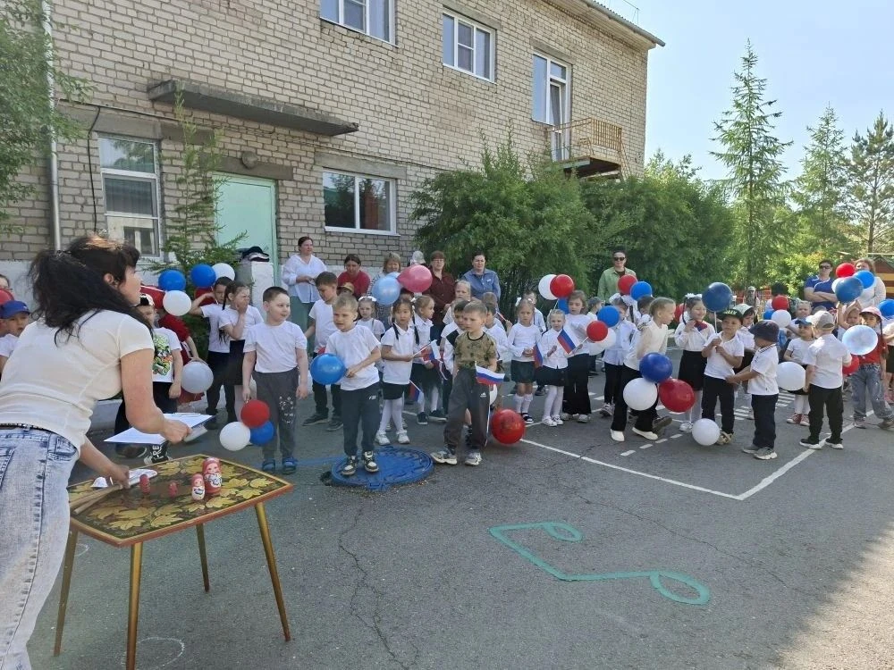 В преддверии государственного праздника — Дня России — в нашем детском саду прошло тематическое меро