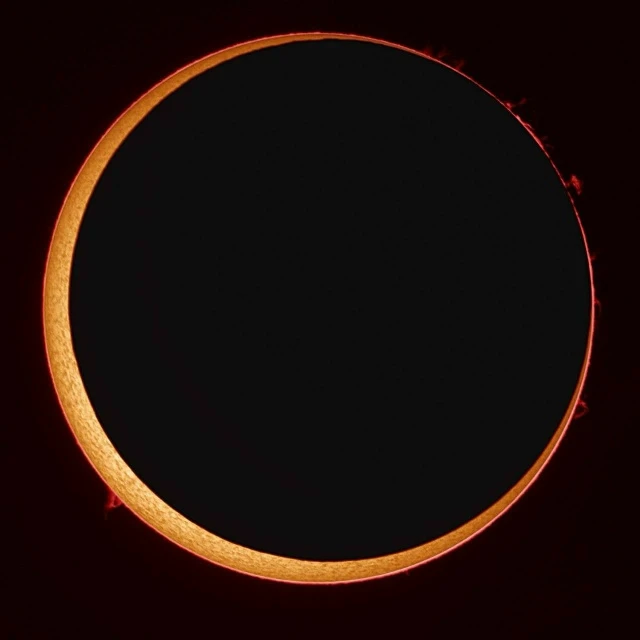 Кольцеобразное солнечное затмение, снятое в 2005 году в Испании 🔭