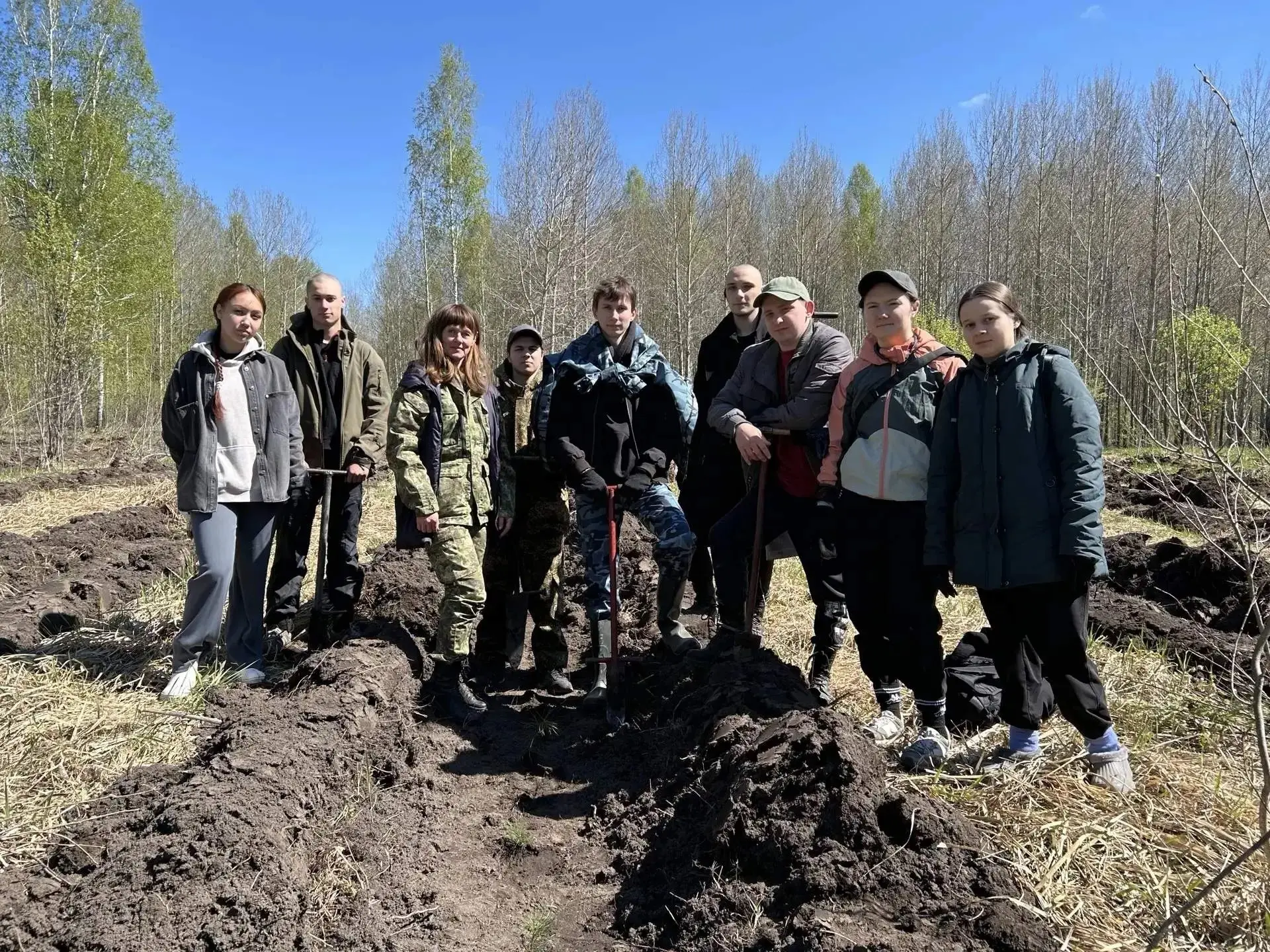 Кедровый «Сад памяти» 🌳  Студенты и преподаватели кафедры лесного хозяйства Университета биотехнолог
