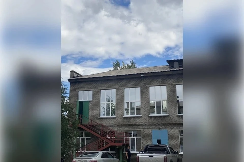 В алчевской школе №24 заменили 170 окон  к новому учебному году

🛠 В школе №24 имени Дайнеко продол