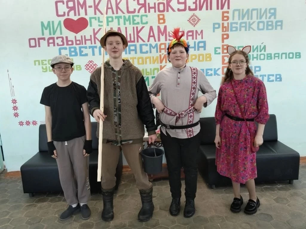 🎭 Фестиваль-конкурс театральных коллективов

✅ 1 апреля учащиеся школы Бобров А., Бобров А., Королё
