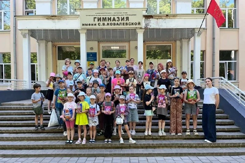 🐕В Великих Луках руководитель первичного отделения Движения Первых гимназии имени С. В. Ковалевской
