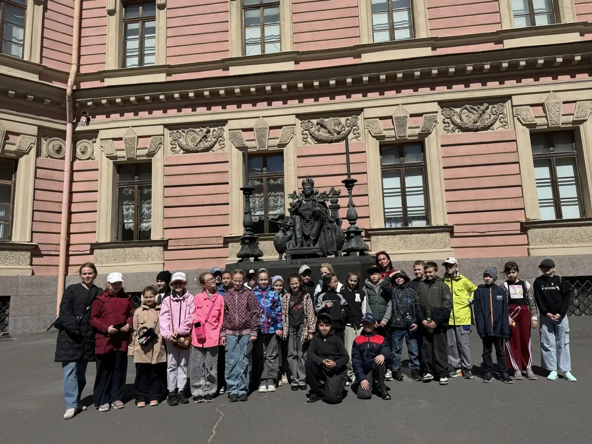 🇷🇺 В преддверии Дня города лицеисты прикоснулись к легендам Северной столицы  Сегодня, 25 мая, накан