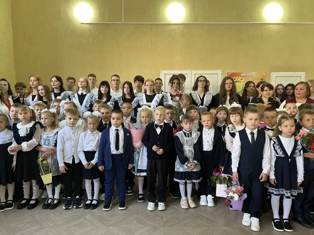 🔔 День знаний встретил в родном Ряжске. Побывал на торжественных линейках в школе №4, ...