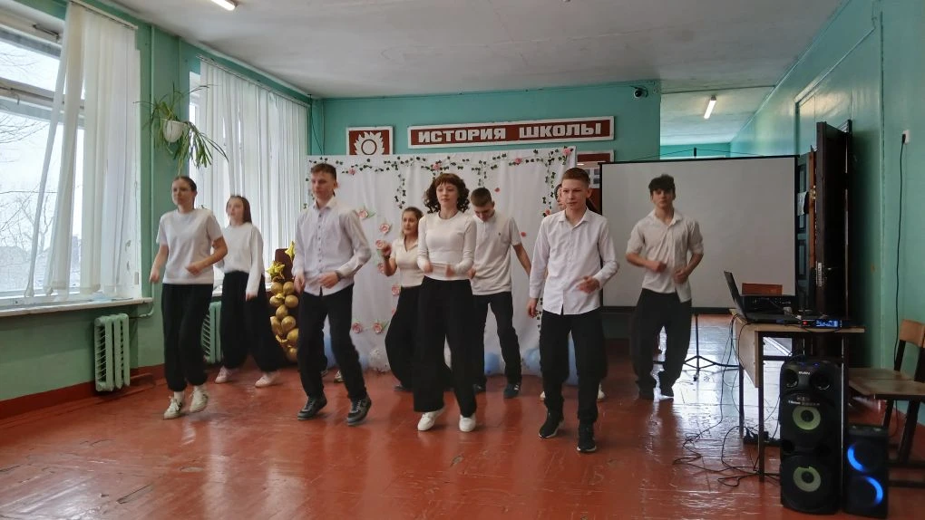 Праздничный концерт ко Дню 8 Марта В школе состоялось мероприятие, посвященное Международному женско