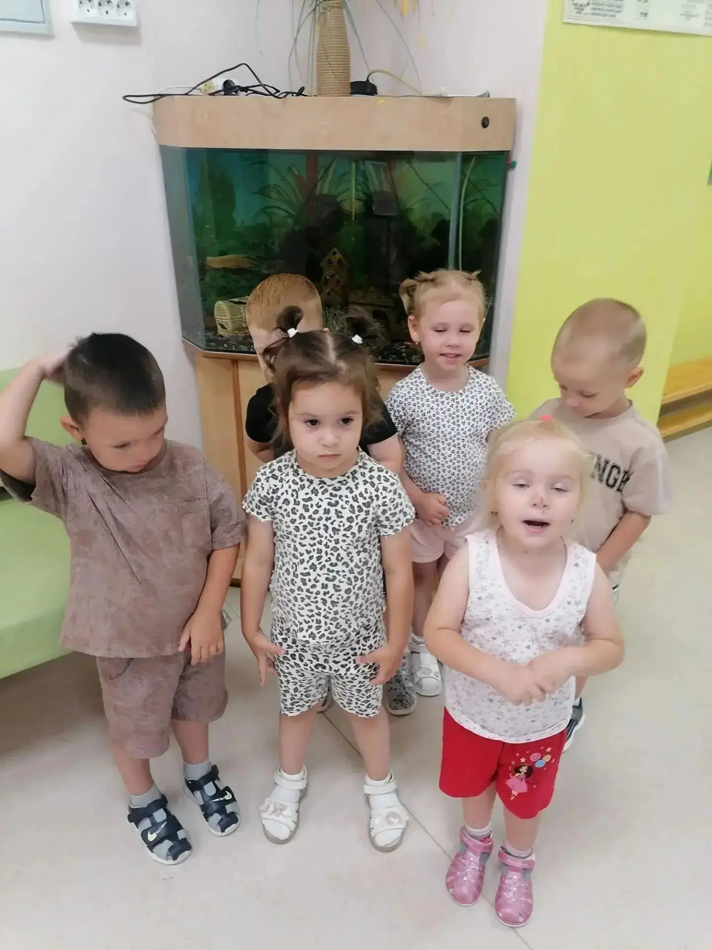 ☀️ Новости из ясельной группы «Совята»: день, полный чудес!

Утро начинается с весёлой зарядки — наш