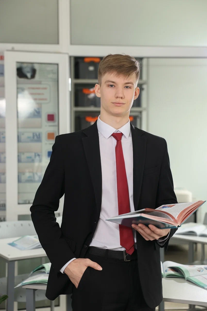 #гордимся_67

Поздравляем выпускника лицея Алексея Подкорытова, который получил 100 баллов на ЕГЭ по