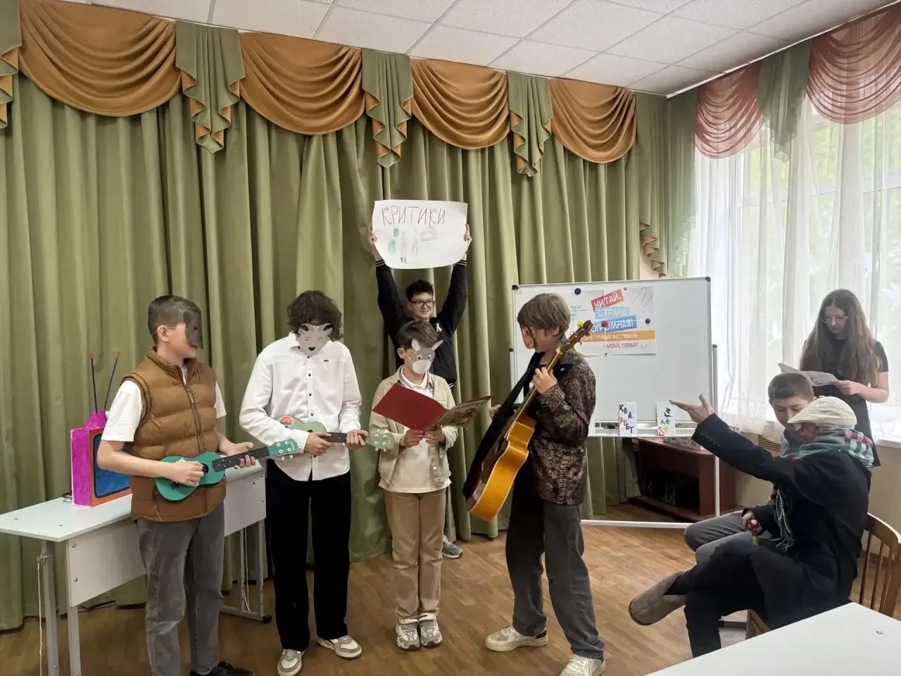 А наш марафон #ПредпоЧтения продолжается! 6-е классы устроили литературный батл, взяв за основу изве