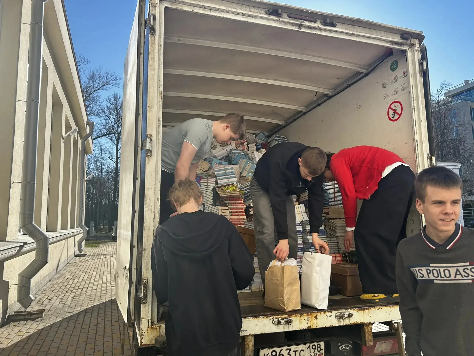 🌍 Подводим итоги сбора макулатуры ко Дню Земли! В нашей школе прошёл масштабный сбор макулатуры, пос