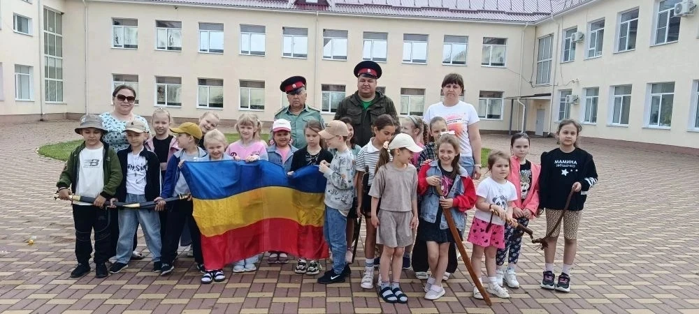 Сегодня в пришкольном лагере с дневным пребыванием «Радуга» день прошёл особенно интересно! 

Утро н