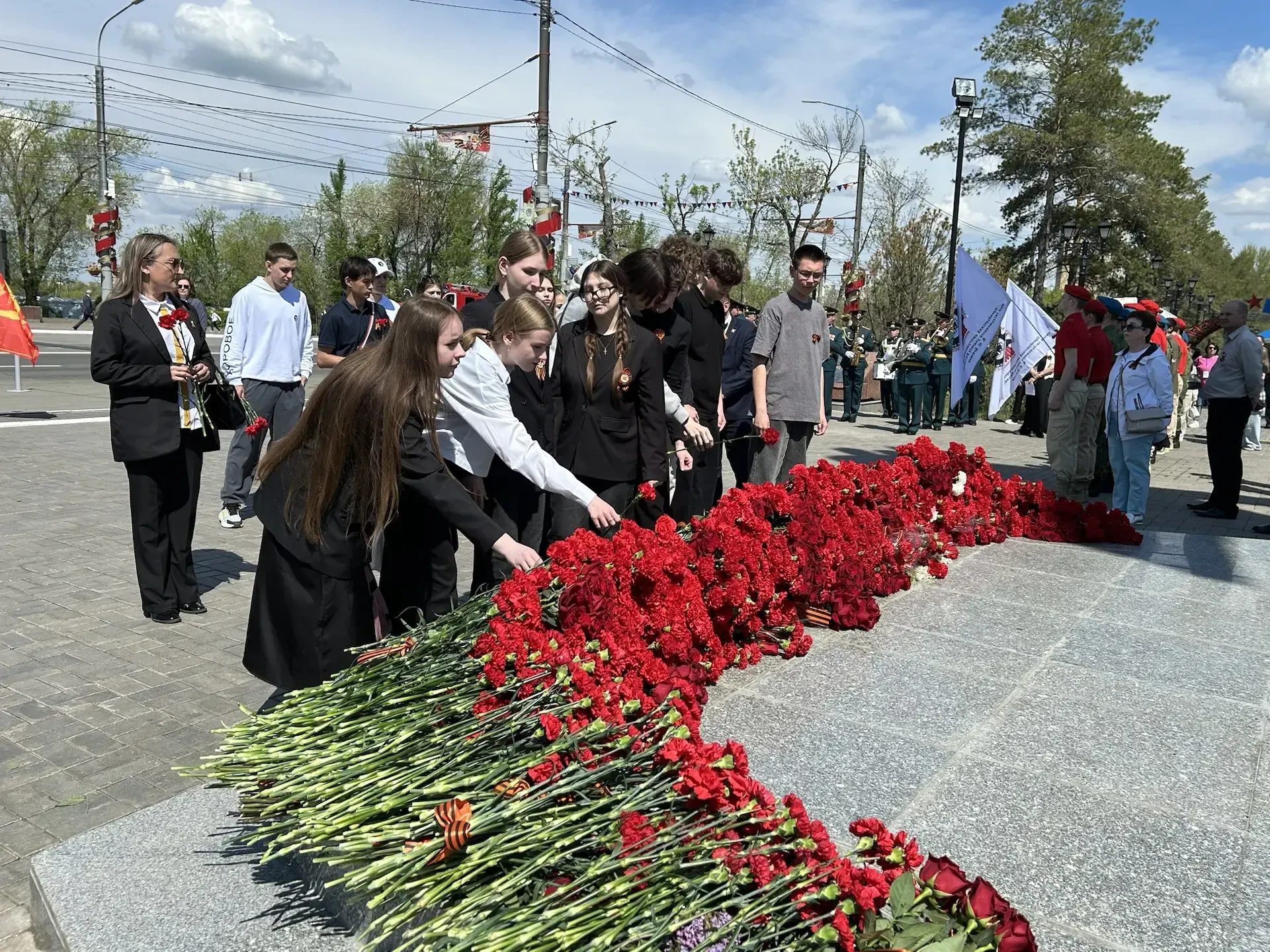 Вечная память. Вечная благодарность  Сегодня Оренбуржцы приняли участие в торжественном возложении ц