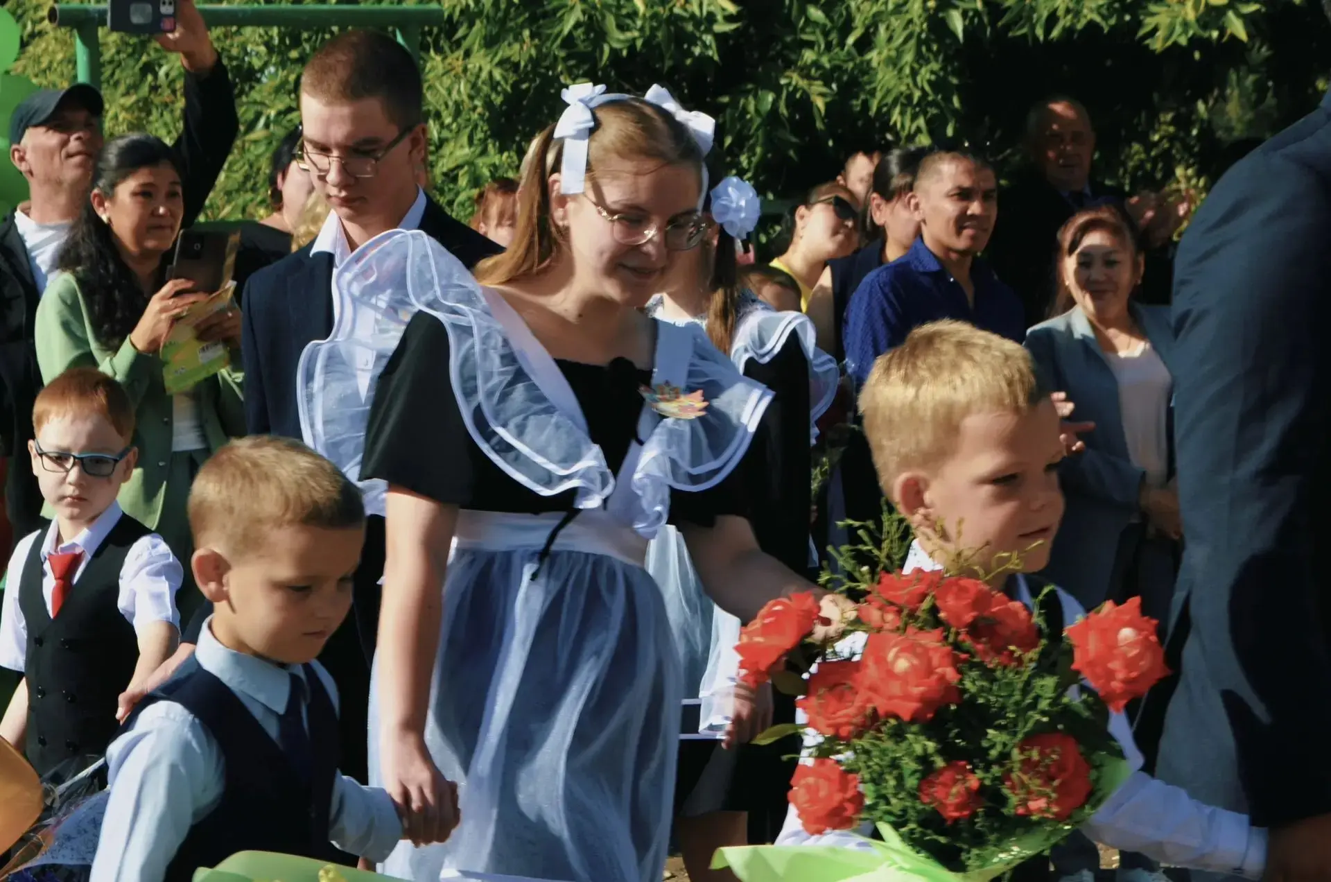 🎉 Торжественная линейка в МОУ «СОШ с. Мироновка!» 🎉