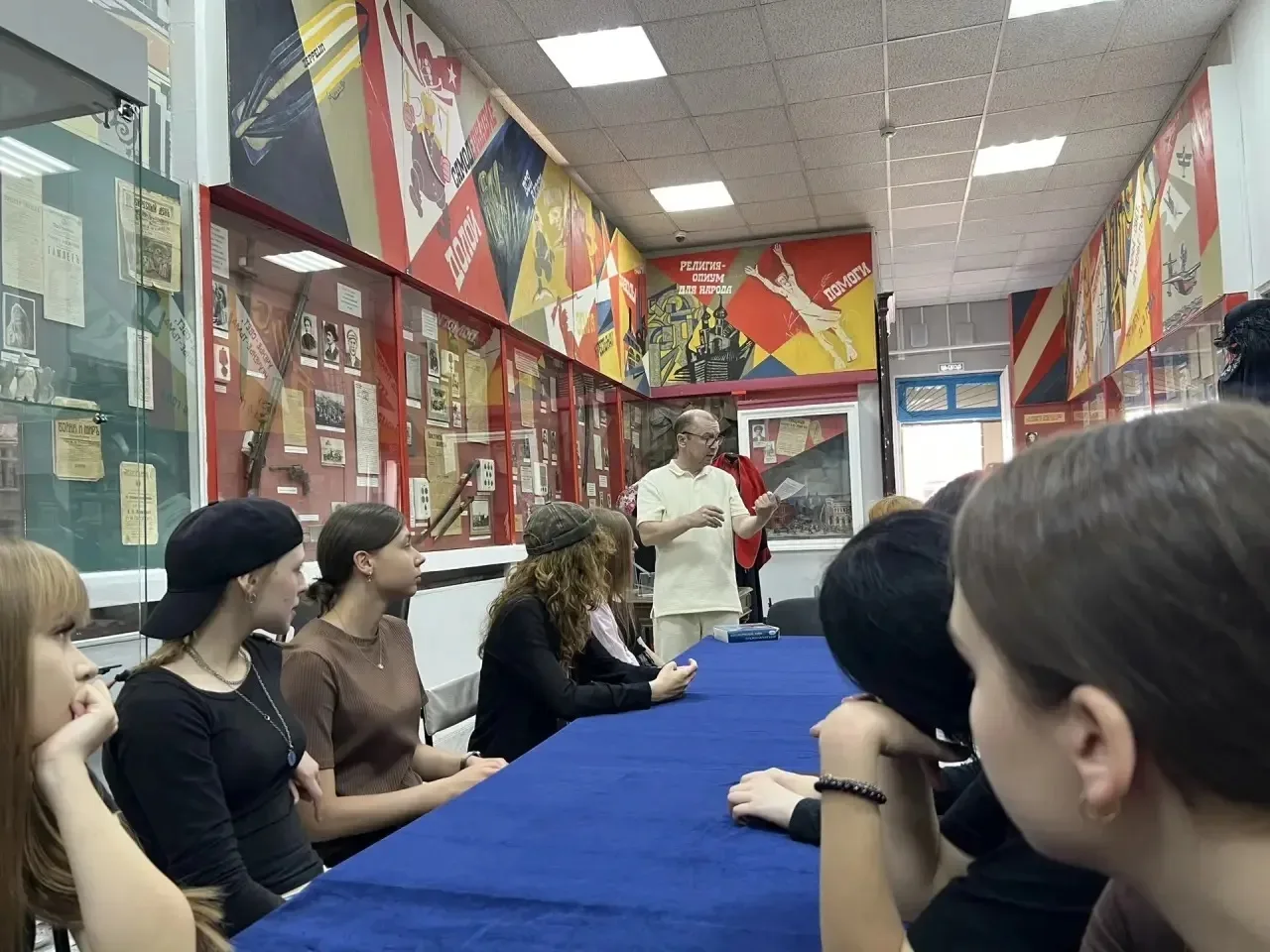Знать, чтобы любить: в Армавирском краеведческом музее прошло «Краеведческое лото» ко Дню России

10