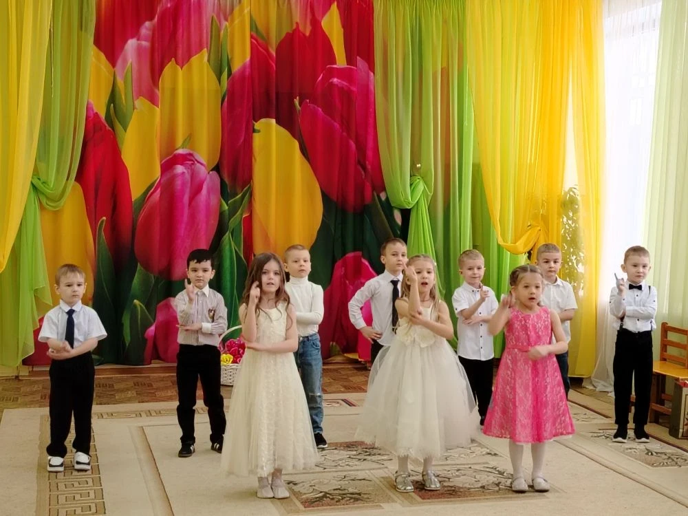 🌸 Для любимых мамочек! 💐
В нашем детском саду прошли замечательные утренники, посвященные Междунар