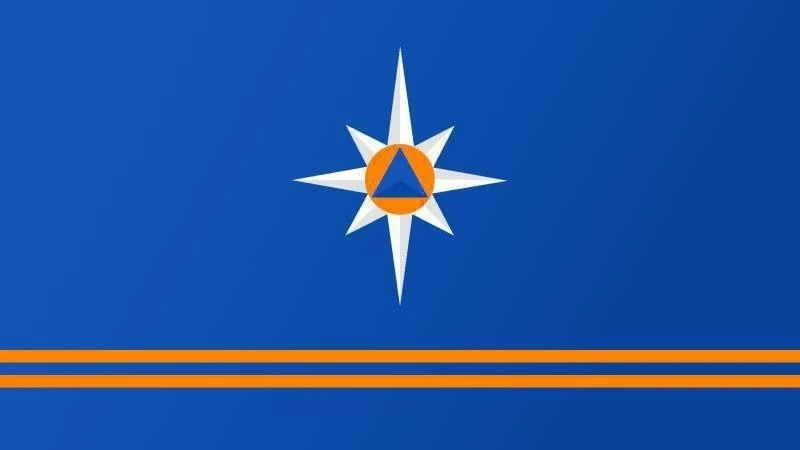 📌 Сводка МЧС за сутки: крупный пожар на рынке, возгорание в контейнерах и буксировка «...