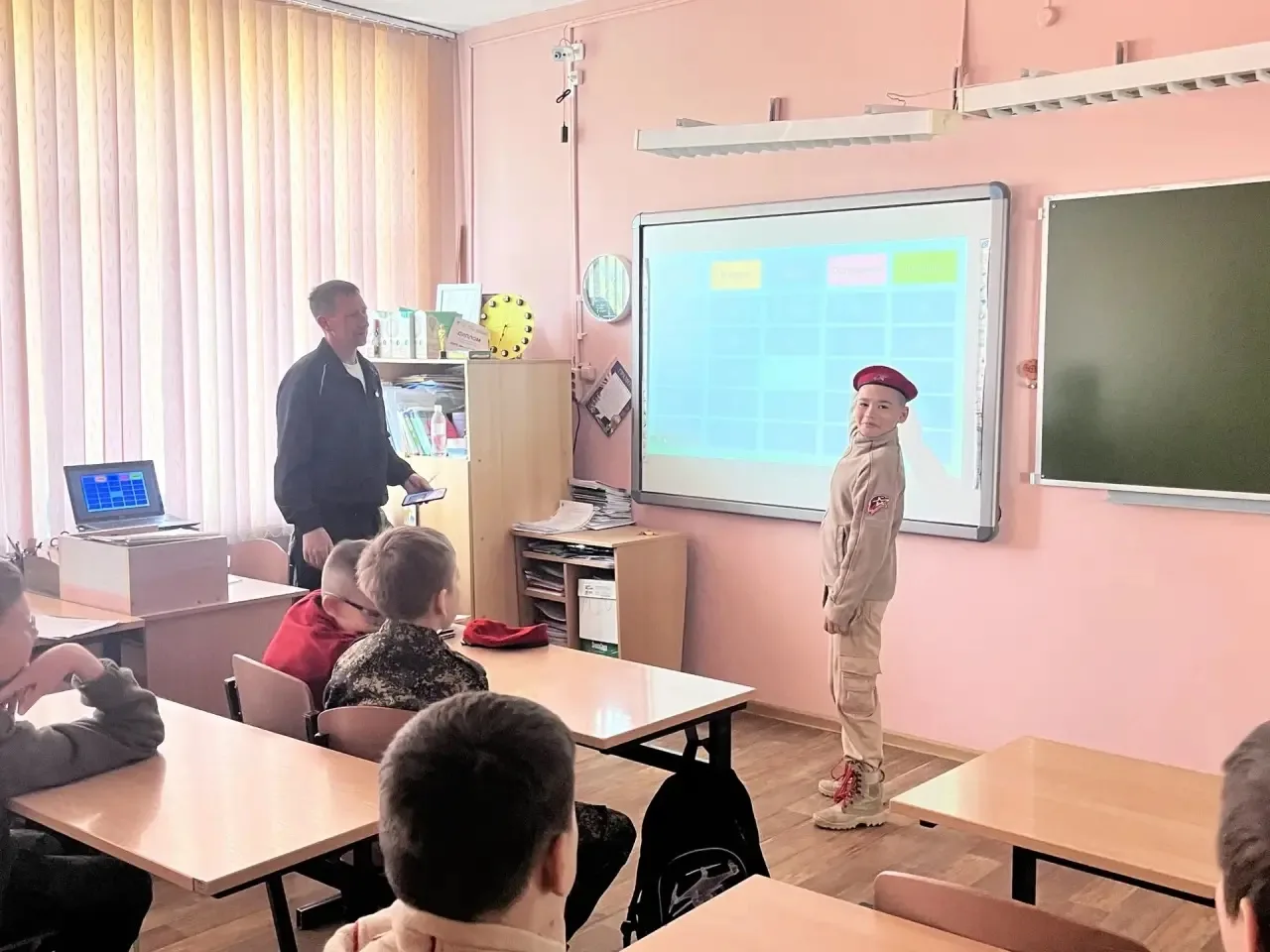 ☀️ Безопасное лето: учимся быть осторожными! ☀️  В нашей школе прошли тематические «15‑минутки безоп