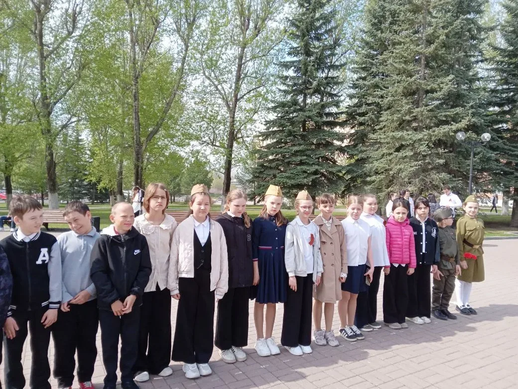 4 «Б» почтил память героев накануне Дня Победы 🕊
