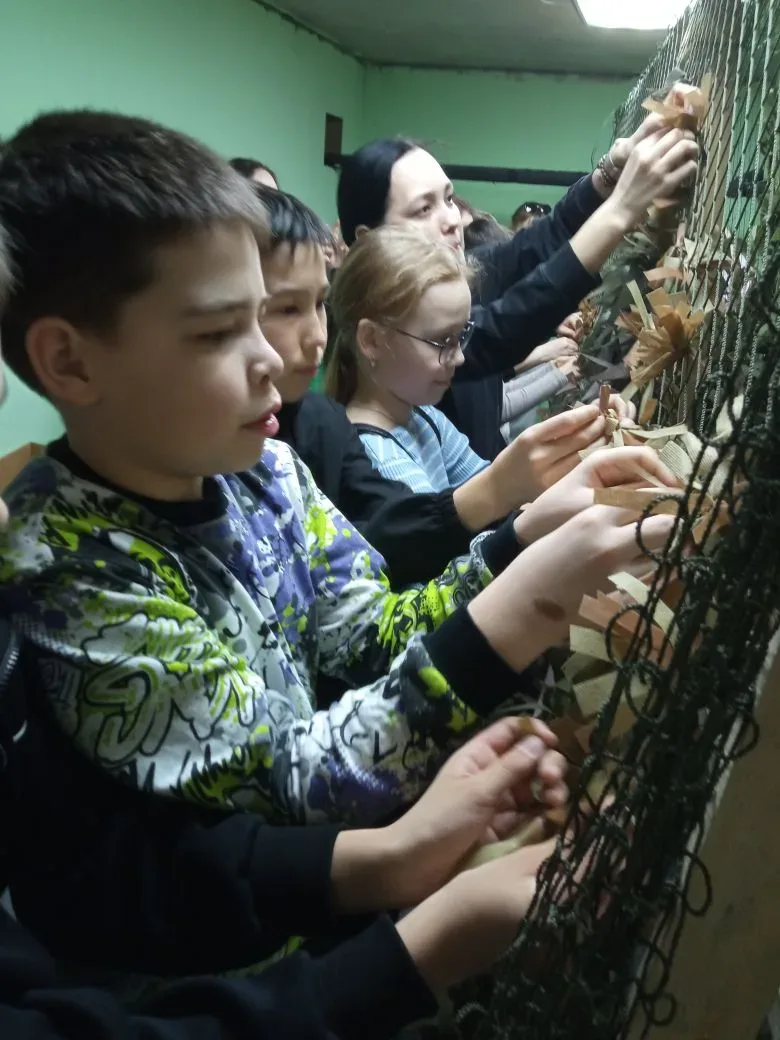🇷🇺 Патриотизм в действии: как 5 «В» провёл каникулы.  💯Пока многие отдыхали, ребята из 5в класса про