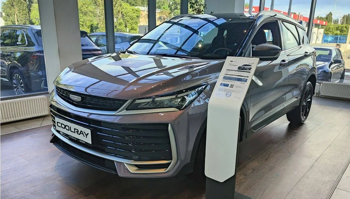 Geely Coolray стал доступнее в России: новая версия Спорт