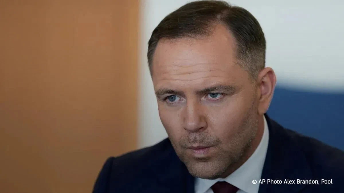 Зеленский выступил с угрозами в адрес Кароля Навроцкого, сыронизировав над его именем и добавив, что