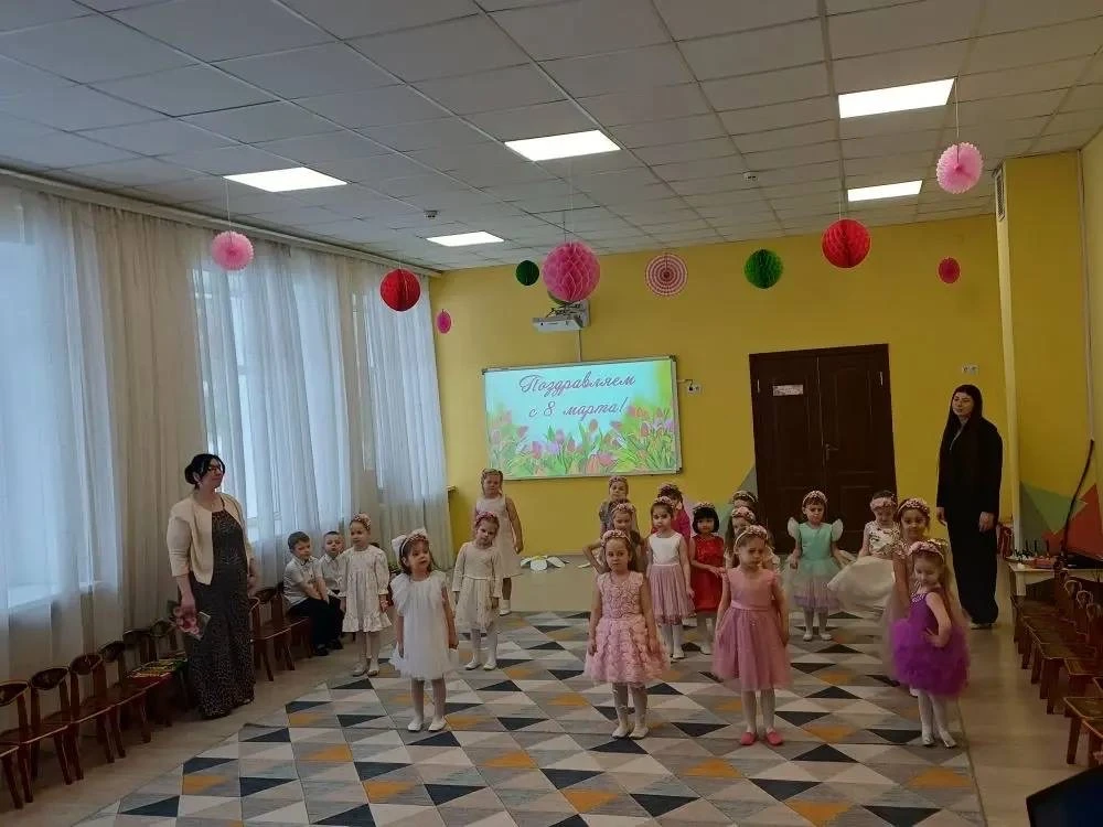 В преддверии праздника Весны, воспитанники средней группы "Семицветики" дошкольного отделения "Солны