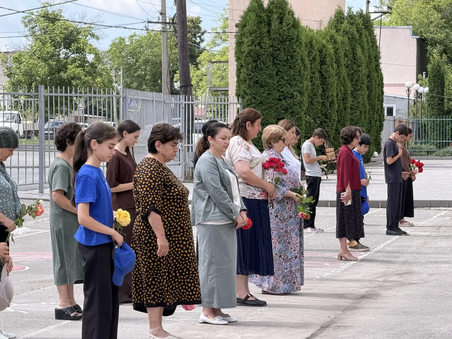 🇷🇺 1 июля — День героя 🎖️

Коллектив нашей школы и обучающиеся приняли участие в торжественном во