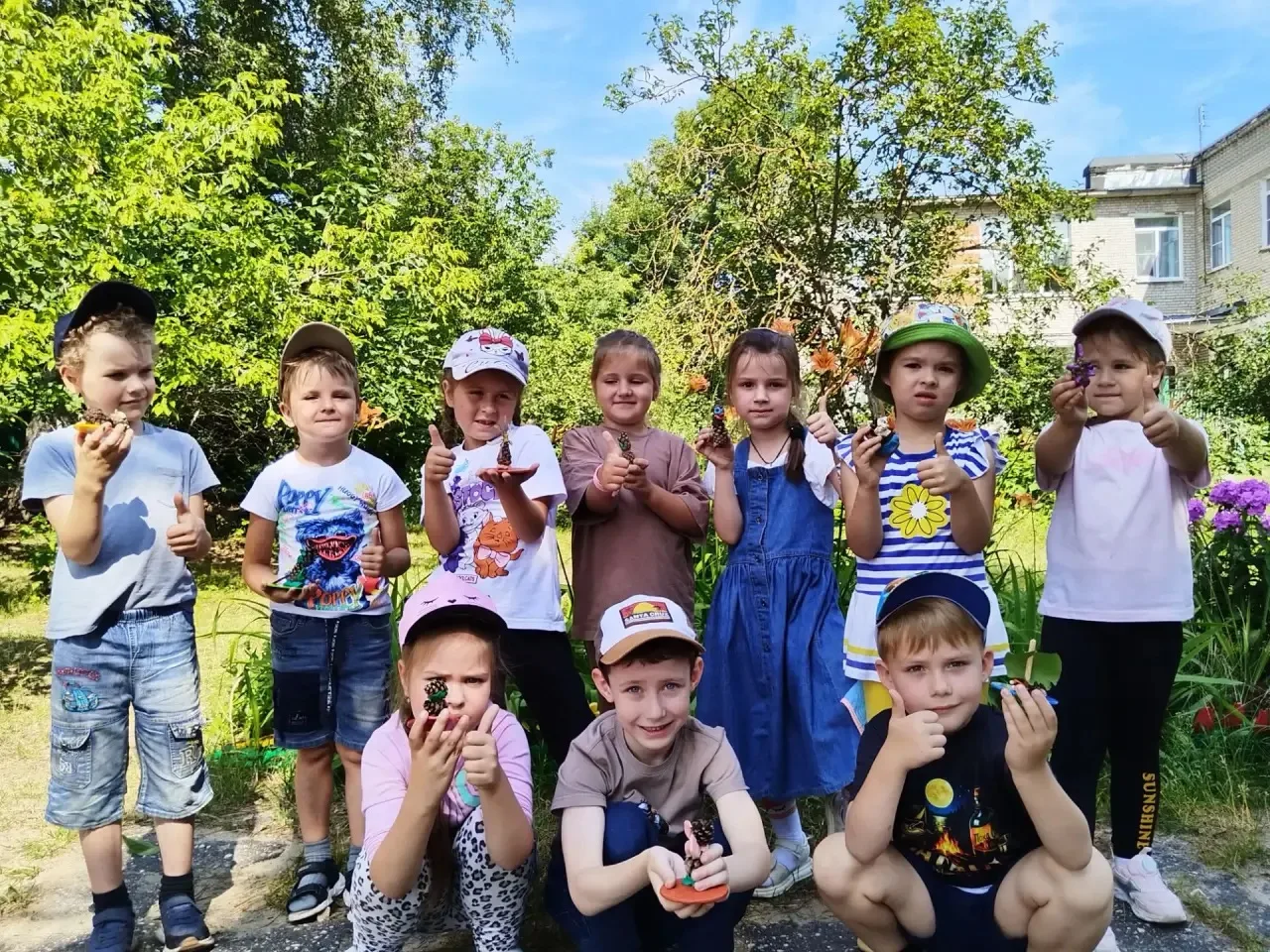 🌲☀️Шишки с елок собирали,