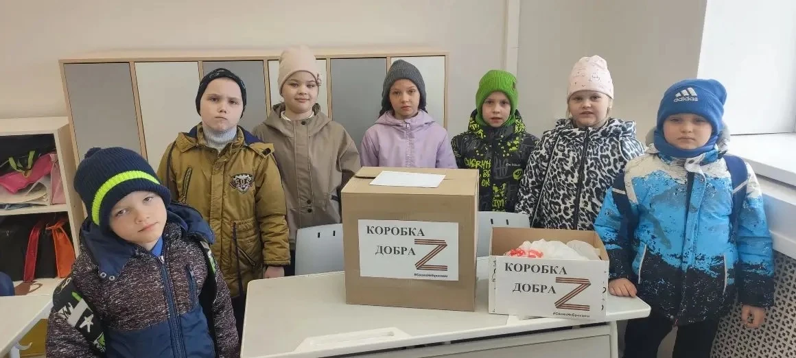 📍 В 1 «Б» классе прошёл тематический классный час, посвящённый Дню Победы. Ребята узнали о начале Ве