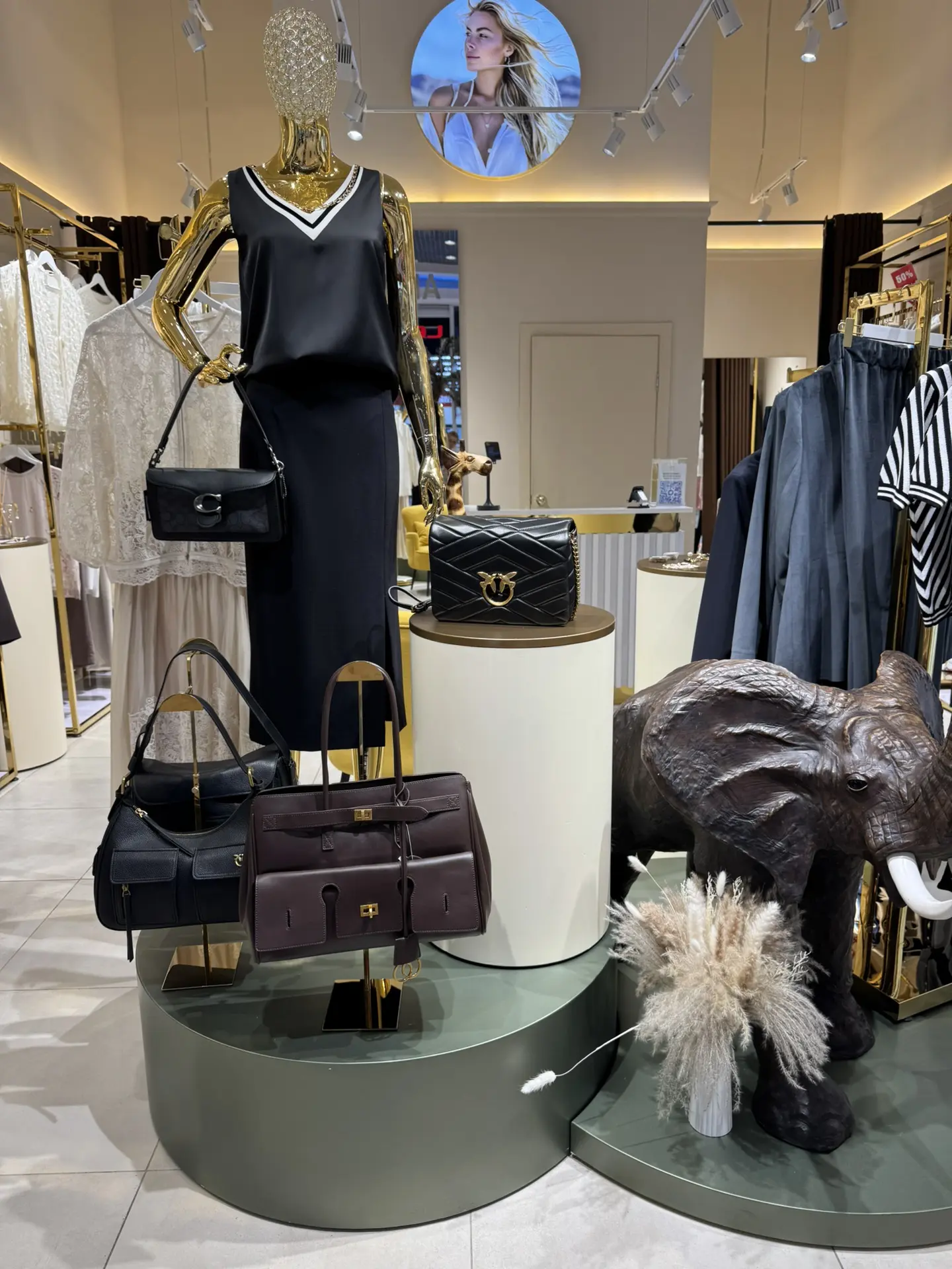 Доброе утро! 🌞 Сегодня у нас пополнение ассортимента сумок! 👜