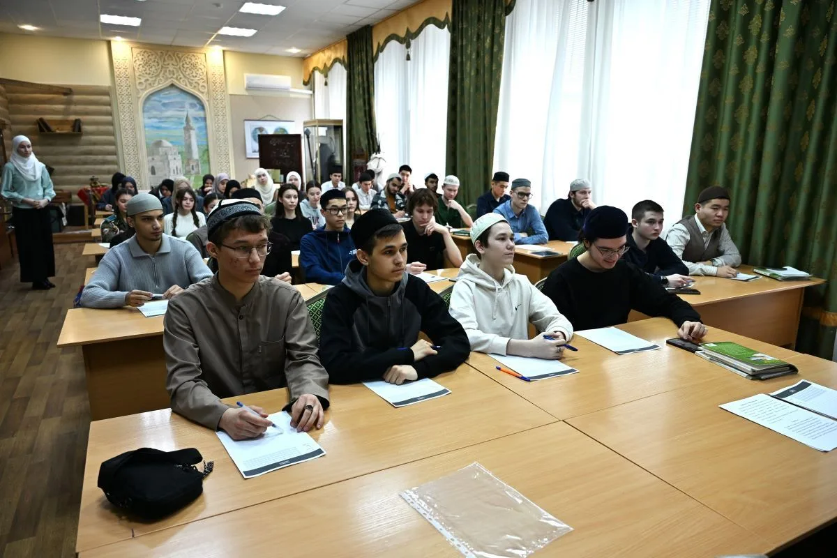 🌍 Россия ислам институтында һәм Казан ислам университетында дөньякүләм «Татарча диктан...