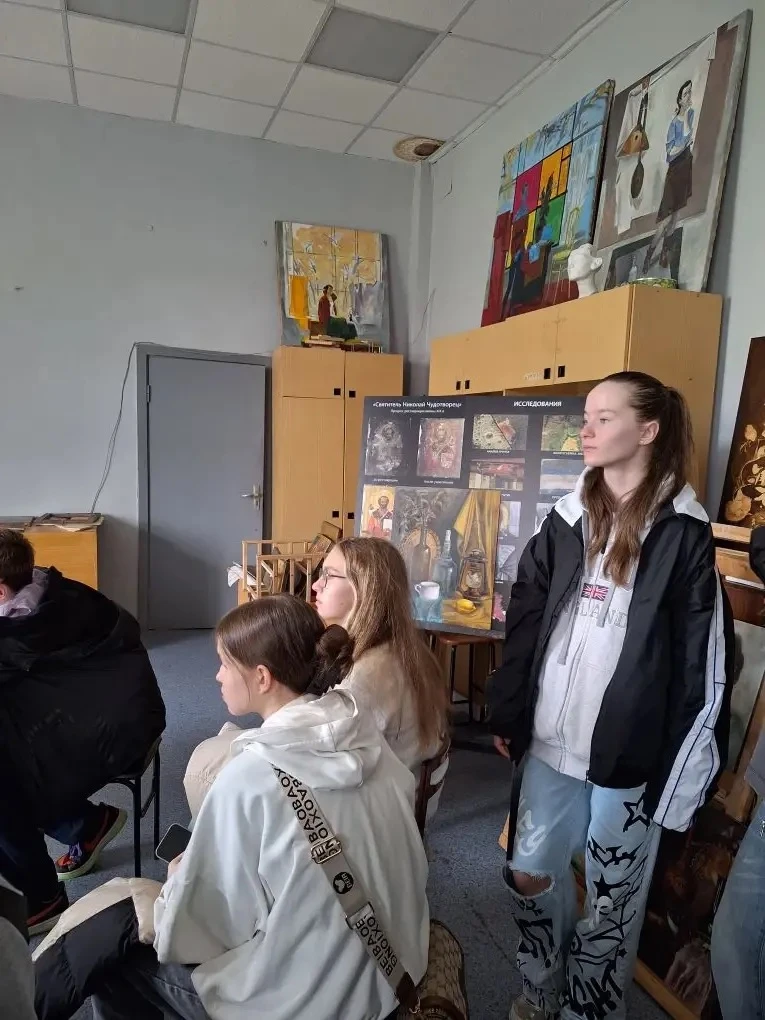 ✨ Вдохновляющее будущее: 8-я параллель на профориентации в Инженерной школе одежды! ✨  Сегодня обуча