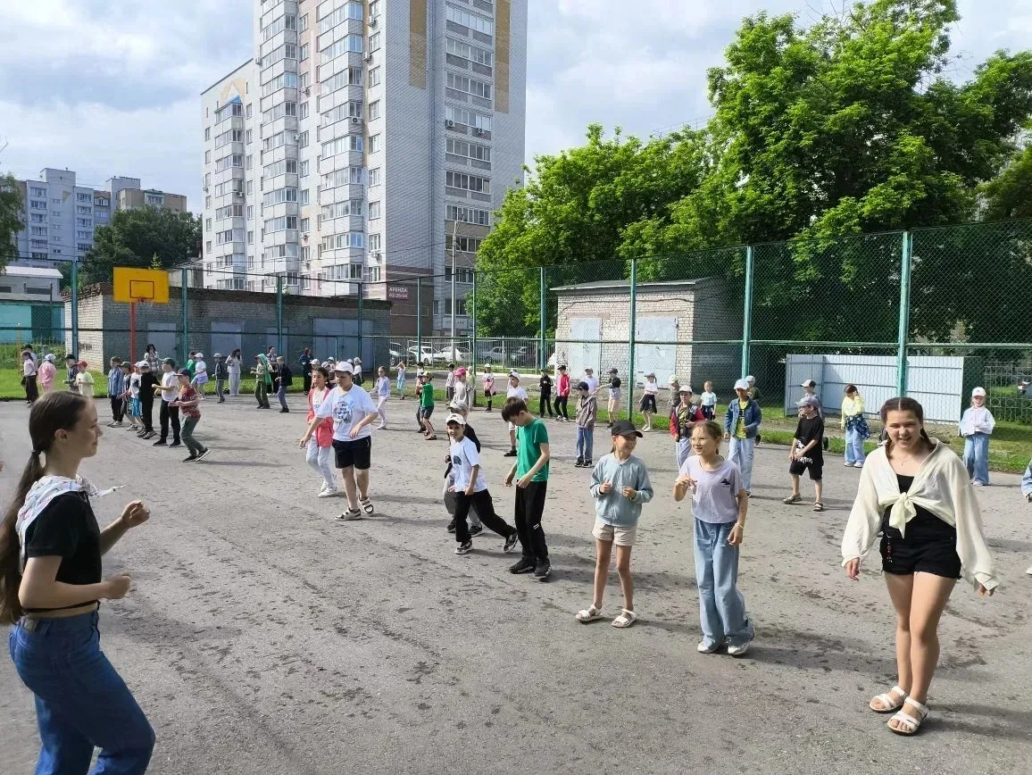 🔶Завершился очередной солнечный день  в пришкольном лагере "Солнышко"! 🌞 
Ребята провели время с п
