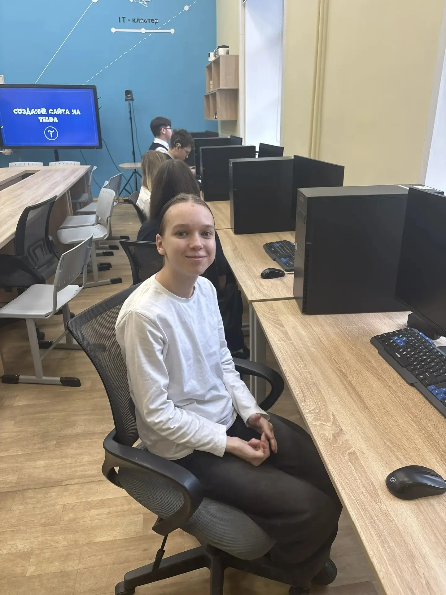 26 марта ученики 8В класса посетили Педагогическтй Университет им. Герцена, где попробовали себя в р