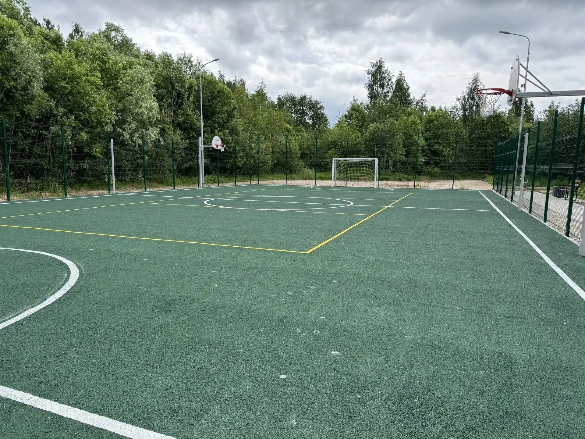 О благоустроенной территории на ул. Юбилейной в Печорах ⚽️ 🌳