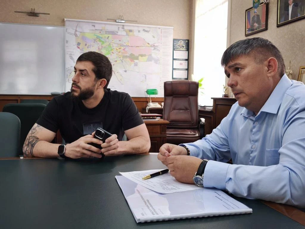 Очередной приём граждан. Среди заявителей был наш ветеран СВО: протекает крыша дома по ...