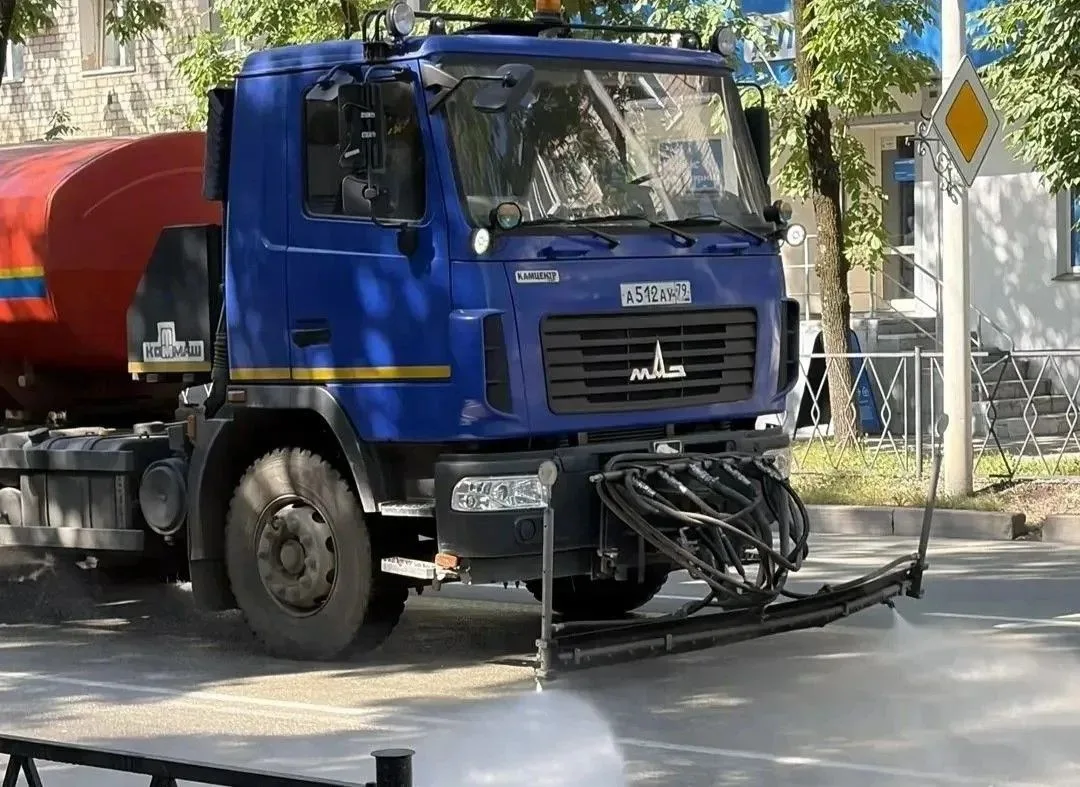 Ежедневно в  Биробиджане ведется благоустройство и уборка