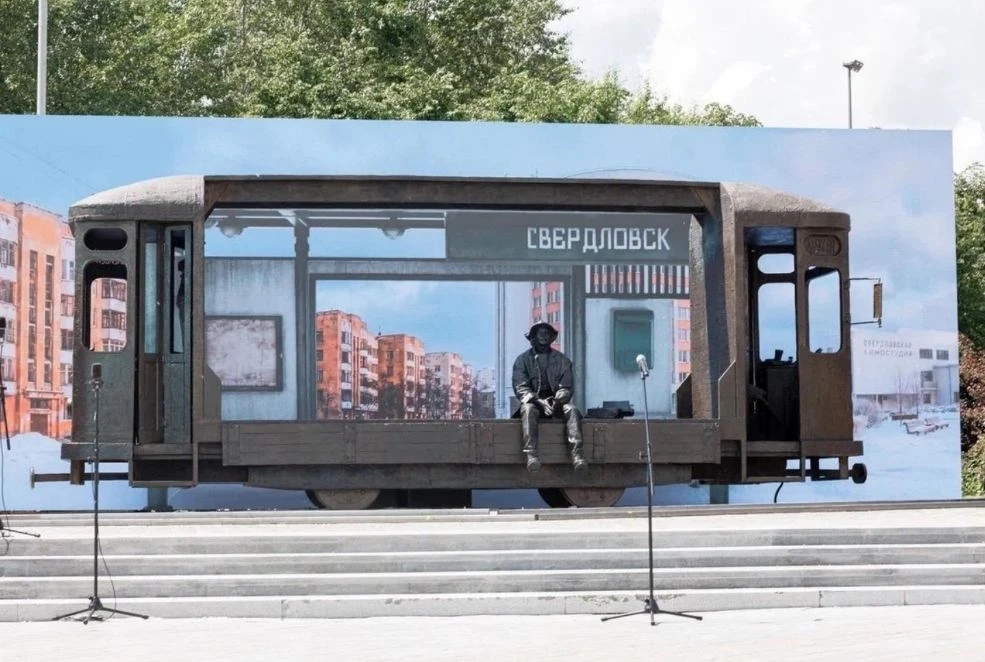 В Екатеринбурге открыли памятник режиссеру Алексею Балабанову