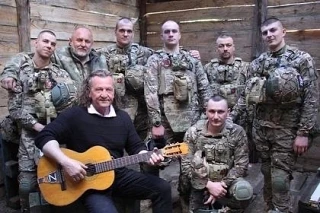 🎙 Автор гимна «Донбасс за нами» рассказал, что помогло жителям республики выстоять все эти годы

У 