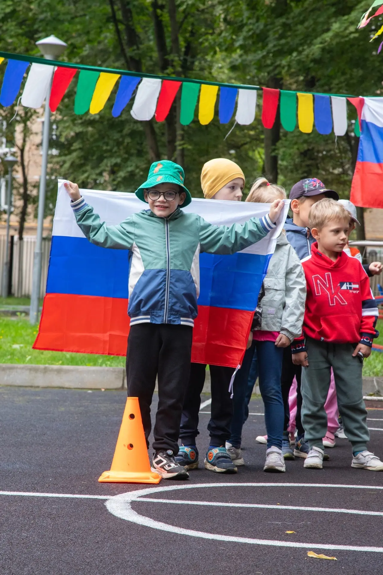 🇷🇺 БЕЛЫЙ, СИНИЙ, КРАСНЫЙ – ВСЯ РОДИНА ЗА НИМИ! 🇷🇺