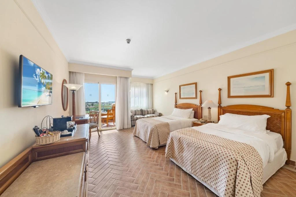 🏠 **The cascades golf resort, spa & thalasso 5⭐️**